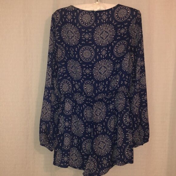 Forever 21 L Long Sleeve Paisley Navy White Romper - Picture 2 of 9